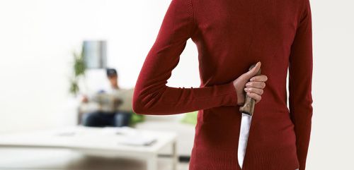 Женщина c нарушением менструального цикла